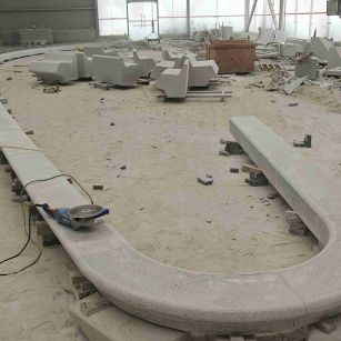 鹤岗 芝麻白花岗岩弧形花坛石，坐凳石