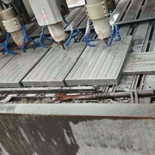 鹤岗 芝麻白花岗岩荔枝面盲道雕刻