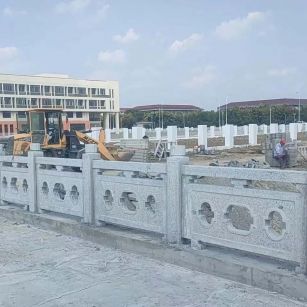 鹤岗 白麻花岗岩荔枝面河道栏杆