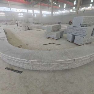 鹤岗 芝麻白异形坐凳，自然面光面弧形加工