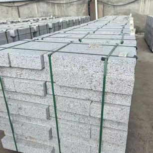 鹤岗 白麻花岗岩路沿石，弧形路沿石，道牙石，马路牙子，界石，路缘石，平沿石，直岩石，平缘石等