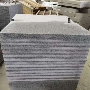 鹤岗 芝麻白5公分火烧地铺成品，900*400，规格可定制