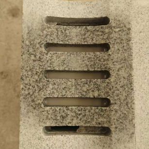 鹤岗 芝麻白拉丝面花岗岩U型开槽排水槽