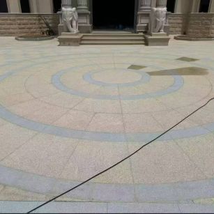 鹤岗 黄金麻芝麻灰花岗岩石材地铺拼接效果