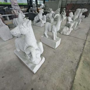 鹤岗 芝麻白花岗岩造型立体雕刻——十二生肖