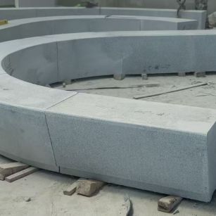 鹤岗 芝麻白花岗岩光面弧形坐凳