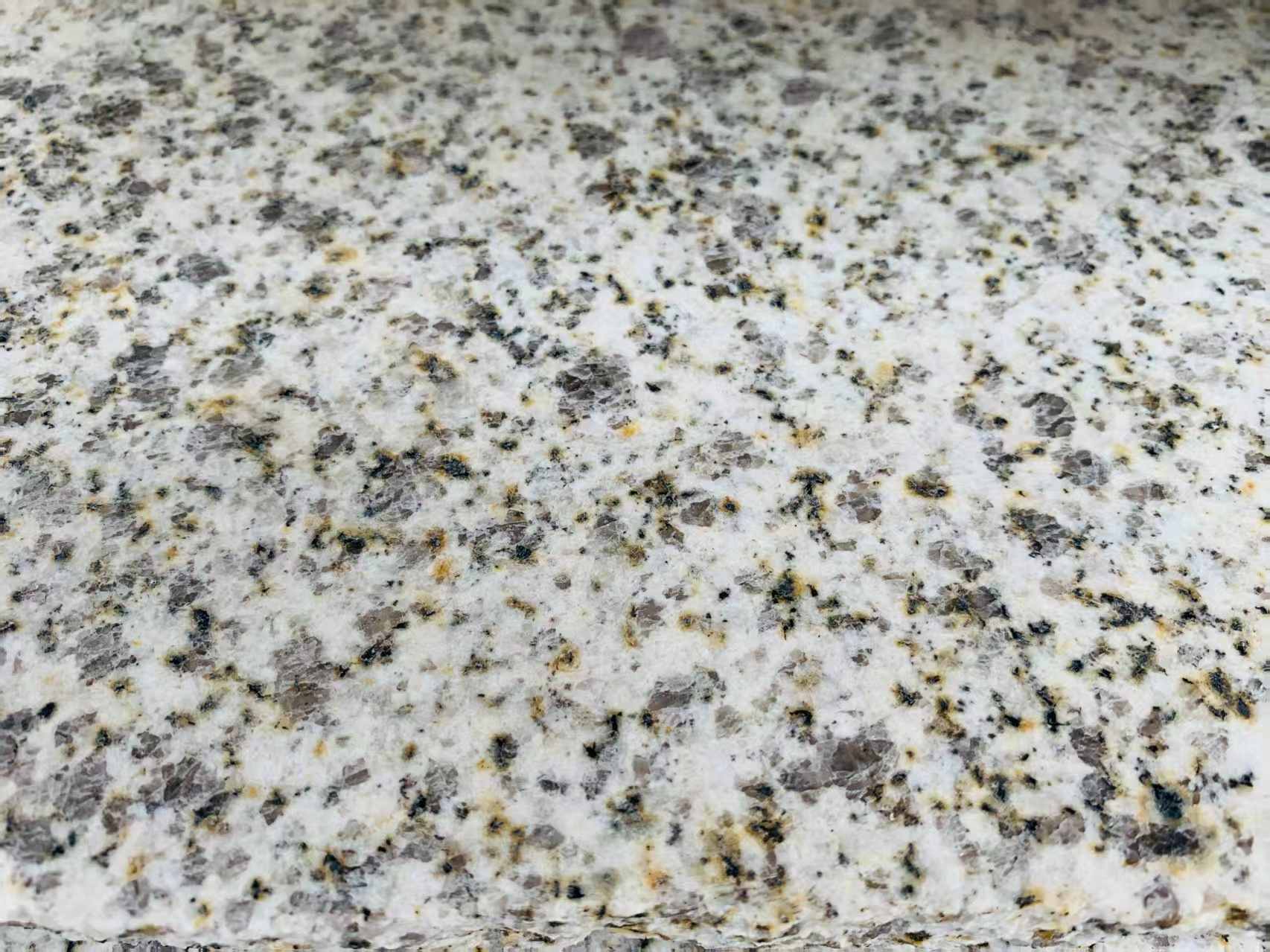 鹤岗 黄金麻花岗岩石材浅黄光面