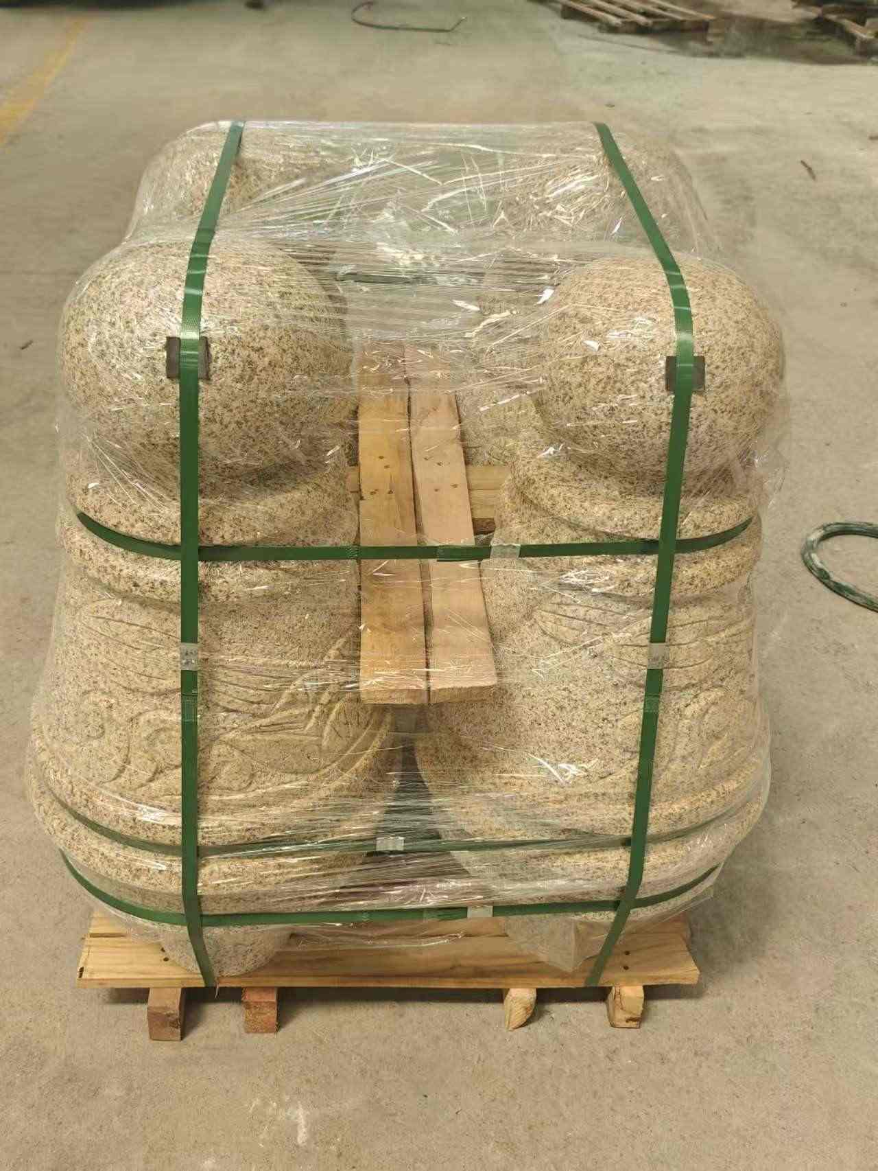 鹤岗 黄金麻异形定制雕花——棒棒糖挡车柱