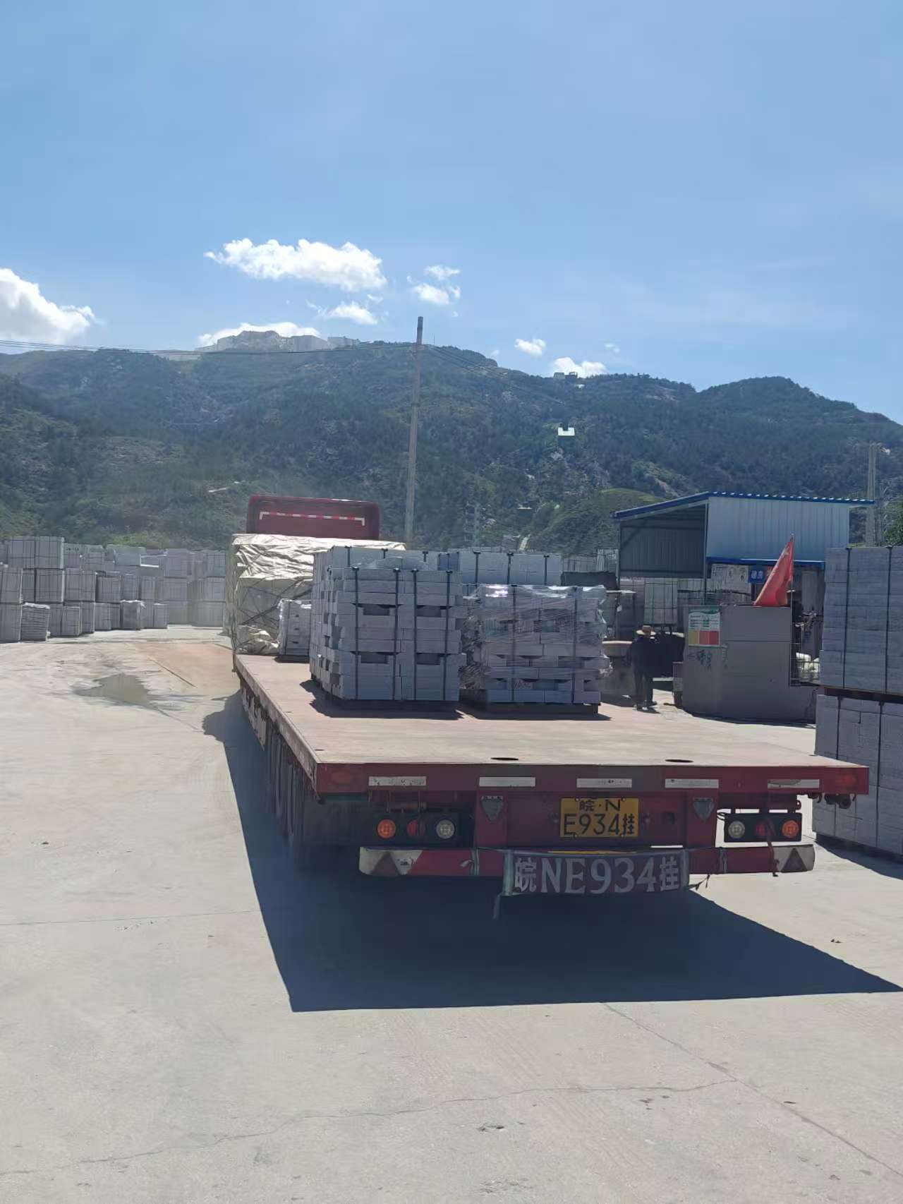 鹤岗 芝麻白仿形路沿石，直形路沿石