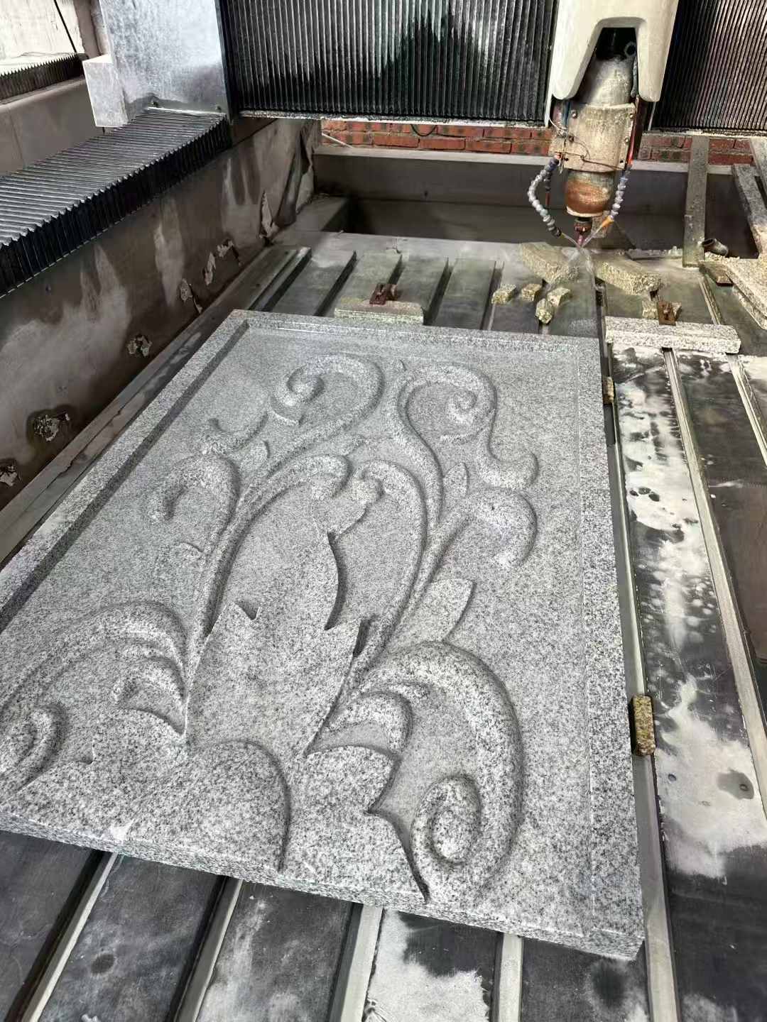 鹤岗 白麻别墅干挂雕花板