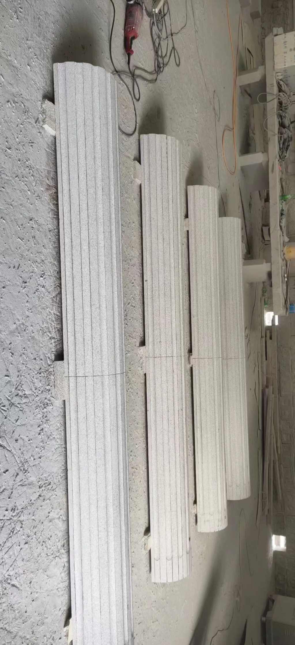 鹤岗 花岗岩厂家带你看白麻花岗岩门楼大柱柱皮