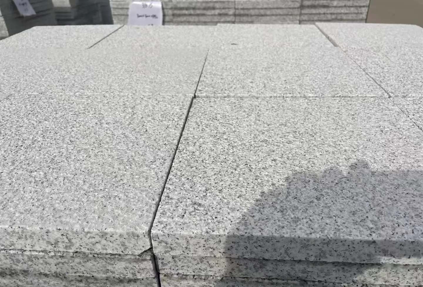 鹤岗 白麻花岗岩石材推荐 荔枝面地铺石