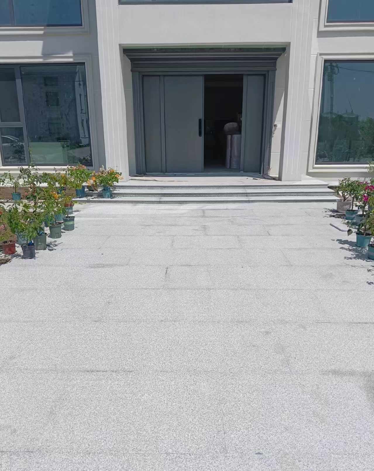 鹤岗 芝麻白花岗岩地铺石地面铺装