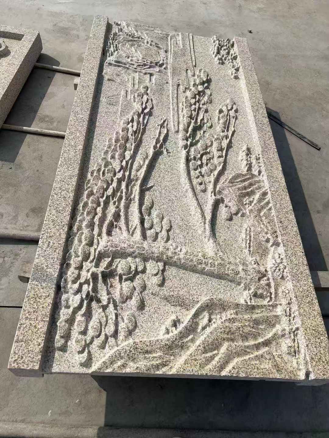 鹤岗 黄金麻雕刻板浮雕迎客松