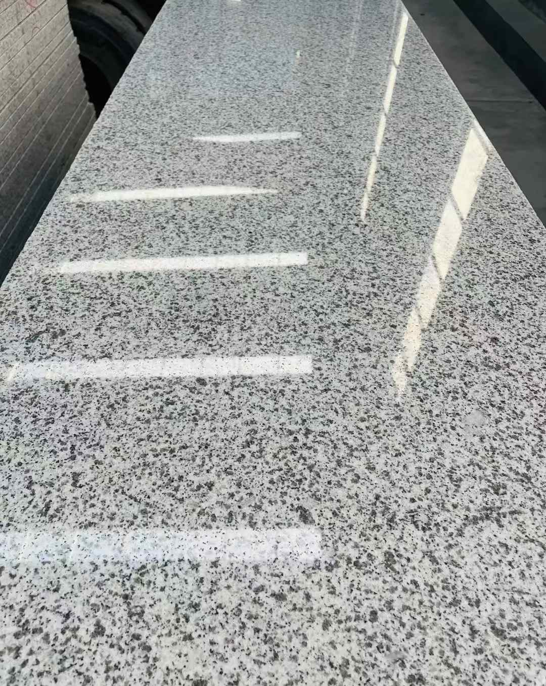 鹤岗 白麻花岗岩光面毛板